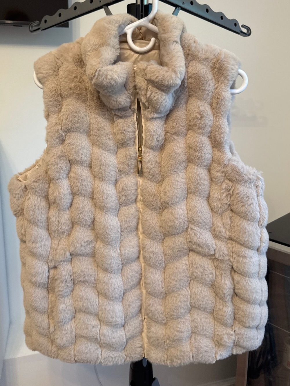 Via Spiga Faux Fur Vest size Large